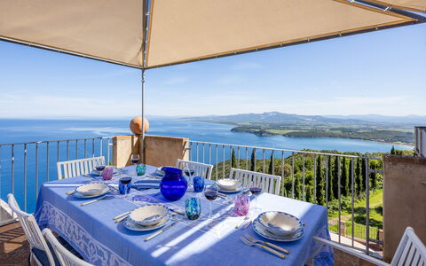 Sunset Sea View, Baratti, Populonia, Wifi, Ac: Meubilair, Tafel, Stoel, Tafelkleed, Buitenmeubels, Keuken En Eettafel, Schaduw, Balkon, Toevlucht, Buitentafel