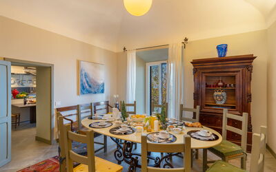 Sunset Sea View, Baratti, Populonia, Wifi, Ac: Tafel, Meubilair, Fotolijst, Venster, Interieur Ontwerp, Hout, Geel, Gebouw, Stoel, Onroerend Goed