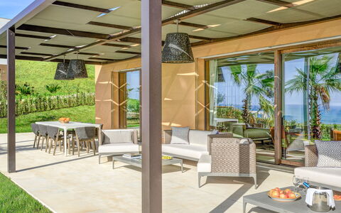 Villa Agata - Sea View | By Rocco Forte Villas: Tafel, Meubilair, Fabriek, Eigendom, Stoel, Schaduw, Gebouw, Buitenmeubels, Interieur Ontwerp, Architectuur