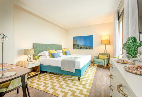 Villa Agata - Sea View | By Rocco Forte Villas: Meubilair, Eigendom, Gebouw, Groen, Comfort, Tafel, Verlichting, Textiel, Interieur Ontwerp, Verdieping