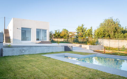 Eremita Villa Sicily: Lucht, Water, Fabriek, Boom, Gras, Zwembad, Venster, Woongebied, Landschap, Schaduw