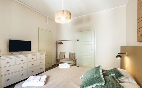 Donna Rosa Holiday Home: Meubilair, Gebouw, Eigendom, Cabinetry, Comfort, Hout, Interieur Ontwerp, Lade, Huis