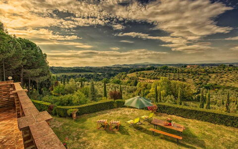 Leccino: Wolk, Lucht, Fabriek, Natuurlijk Landschap, Blad, Boom, Land Lot, Hout, Hoogland, Vegetation