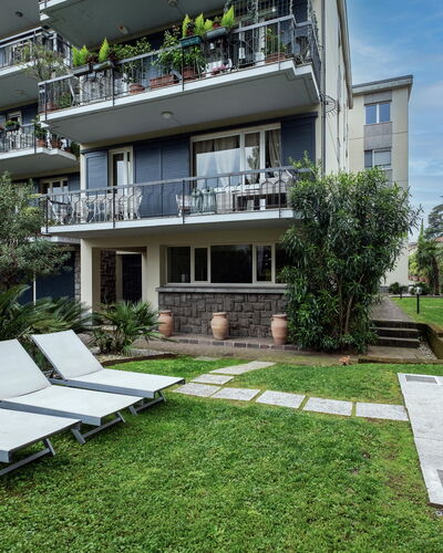Provenzale Apartment, Garda Lake, Jacuzzi, Fitness: Fabriek, Gebouw, Venster, Interieur Ontwerp, Architectuur, Schaduw, Stedelijk Ontwerp, Condominium, Woongebied, Huis