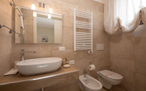 Terra Mater: Flooring, Badkamer, Interieur Ontwerp, Loodgieterswerkinrichting, Muur, Verdieping, Wastafel, Wastafel In De Badkamer, Kamer, Kraan