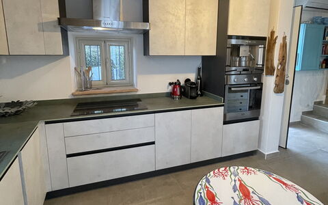 Villa Acquaro, Santa Caterina Dello Ionio, Pool, A: Flooring, Meubilair, Verdieping, Countertop, Interieur Ontwerp, Keuken, Toestel Van De Keuken, Major Appliance, Huishoudapparatuur, Fornuis