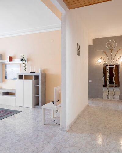 Maison Loreto: Eigendom, Hout, Hal, Interieur Ontwerp, Architectuur, Fotolijst, Verdieping, Deur, Flooring, Hardwood