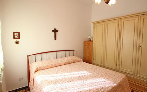 Casa Leonardo: Meubilair, Eigendom, Gebouw, Comfort, Hout, Bed Frame, Bed, Textiel, Verlichting, Interieur Ontwerp
