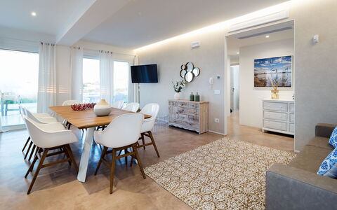 Villa Pachino: Meubilair, Tafel, Gebouw, Azure, Architectuur, Venster, Verdieping, Huis, Woonkamer, Flooring