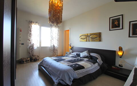 Panorama: Eigendom, Meubilair, Fotolijst, Gebouw, Comfort, Hout, Textiel, Interieur Ontwerp, Verdieping, Flooring