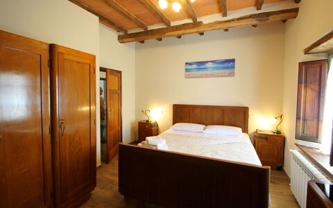 Apuane Retreat: Eigendom, Meubilair, Hout, Comfort, Interieur Ontwerp, Gebouw, Bed, Verdieping, Onroerend Goed