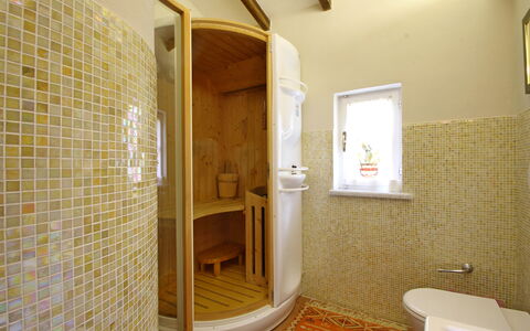 Villetta Verde: Eigendom, Gebouw, Hout, Interieur Ontwerp, Architectuur, Loodgieterswerkinrichting, Verdieping, Venster, Flooring