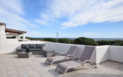 Villa Del Sole In Budoni Sea View: Wolk, Lucht, Meubilair, Schaduw, Interieur Ontwerp, Buitenmeubels, Gebouw, Hout, Verdieping, Stedelijk Ontwerp