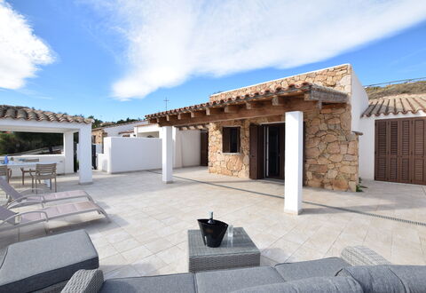 Villa Del Sole In Budoni Sea View: Wolk, Lucht, Eigendom, Gebouw, Schaduw, Interieur Ontwerp, Stedelijk Ontwerp, Woongebied, Landschap, Onroerend Goed