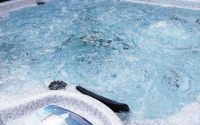 Villa Paradiso: Water, Wereld, Azure, Automotive Buiten, Zwembad, Recreatie, Vrije Tijd