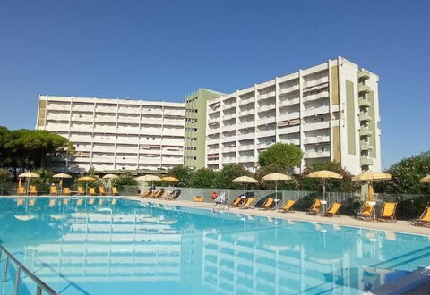 Suite Mareconero: Water, Gebouw, Eigendom, Zwembad, Lucht, Azure, Boom, Fabriek, Condominium, Vrije Tijd