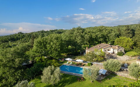Villa Ida: Wolk, Lucht, Fabriek, Ecoregio, Natuurlijk Landschap, Boom, Hoogland, Land Lot, Cumulus, Onroerend Goed