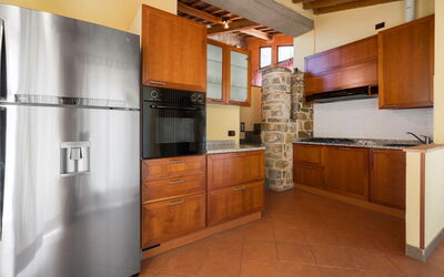 Torre 3: Keuken, Toestel Van De Keuken, Major Appliance, Flooring, Hout, Cabinetry, Countertop, Interieur Ontwerp, Meubilair, Verdieping