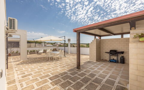 Loft San Giovanni in Gallipoli: Flooring, Verdieping, Samengesteld Materiaal, Appartement, Schaduw, Beton, Tegel, Balkon, Binnenplaats, Flagstone