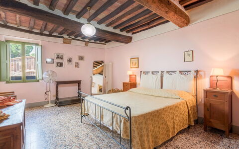 Il Palazzetto Francigena, Monteriggioni: Meubilair, Eigendom, Gebouw, Venster, Cabinetry, Hout, Lade, Comfort, Verlichting, Interieur Ontwerp