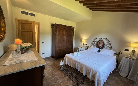 Casa Viviani: Meubilair, Eigendom, Cabinetry, Gebouw, Tafel, Hout, Interieur Ontwerp, Comfort, Verdieping, Bed Frame