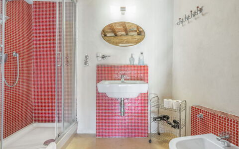 Belle Donne Apartment, Tornabuoni, Florence, Wifi: Kraan, Loodgieterswerkinrichting, Eigendom, Wastafel, Gebouw, Wastafel In De Badkamer, Purper, Interieur Ontwerp, Badkamer, Hout