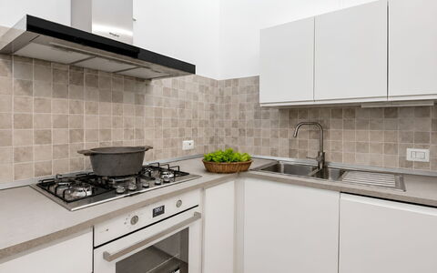La Casa dei Nonni: Keuken, Toestel Van De Keuken, Countertop, Major Appliance, Fornuis, Fornuis, Flooring, Cabinetry, Gasfornuis, Huishoudapparatuur