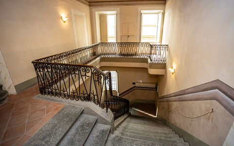 Appartamento Vagnucci: Eigendom, Trap, Hout, Interieur Ontwerp, Gebouw, Verdieping, Venster, Flooring, Baluster