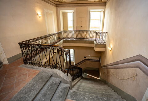 Appartamento Vagnucci: Eigendom, Trap, Hout, Interieur Ontwerp, Gebouw, Verdieping, Venster, Flooring, Baluster