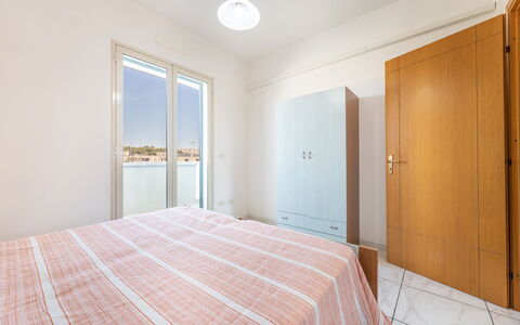 Apartment Balcony Sea View - Gallipoli: Meubilair, Eigendom, Gebouw, Hout, Venster, Interieur Ontwerp, Comfort, Verdieping, Flooring