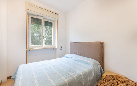 Apartment Living In Baia Verde - Gallipoli: Meubilair, Gebouw, Venster, Comfort, Azure, Hout, Textiel, Schaduw, Bed