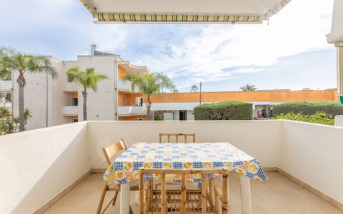 Apartment Living In Baia Verde - Gallipoli: Lucht, Tafel, Wolk, Eigendom, Gebouw, Azure, Stoel, Schaduw, Interieur Ontwerp, Architectuur