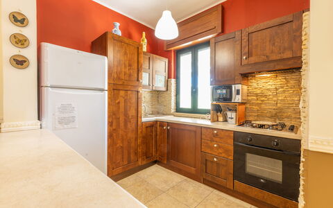 Villetta Estiva With Private Pool Gallipoli: Cabinetry, Countertop, Eigendom, Gebouw, Toestel Van De Keuken, Lade, Hout, Keuken, Verlichting, Interieur Ontwerp