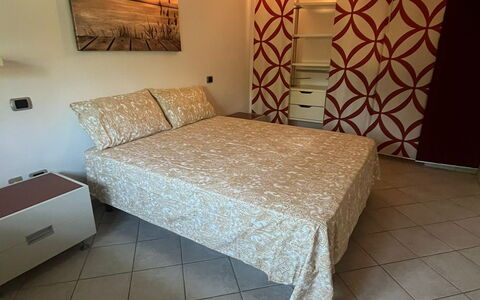 Bell'aria Apartment: Meubilair, Comfort, Hout, Gebouw, Flooring, Verdieping, Huis, Decoratie, Hardwood, Bed Frame