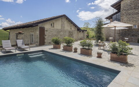 Arpusè, Relax nelle Langhe - Barolo, with Pool: Huis, Woongebied, Architectuur, Huis, Verblijf, Dak, Deur, Landgoed, Flagstone, Zwembad