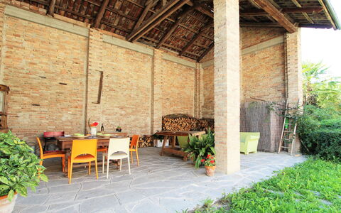 La Casa Dei Nonni, House With Private Pool, Torino: Fabriek, Tafel, Eigendom, Meubilair, Bloempot, Hout, Stoel, Interieur Ontwerp, Gebouw, Buitenmeubels