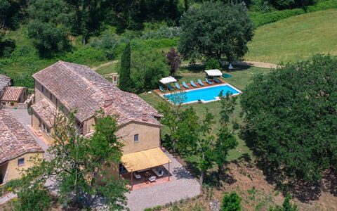 Villa Aiale: Zwembad, Toevlucht, Landgoed, Eco Hotel, Verblijf, Hacienda, Boerderij, Villa, Tuin, Backyard