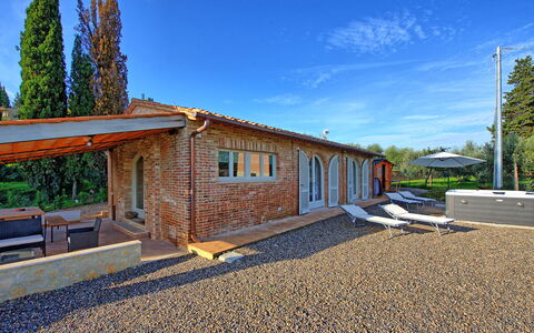 Casa Andrea: Lucht, Gebouw, Venster, Fabriek, Wolk, Huis, Boom, Hout, Land Lot, Weg Oppervlak