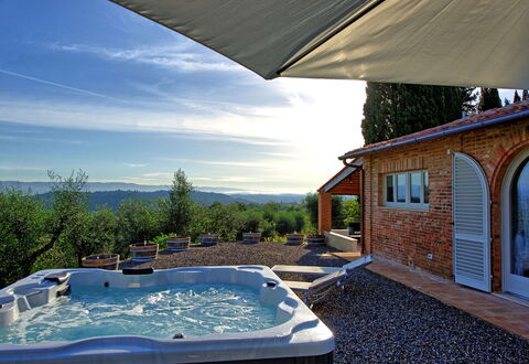 Casa Andrea: Water, Lucht, Wolk, Fabriek, Venster, Gebouw, Zwembad, Azure, Schaduw, Architectuur