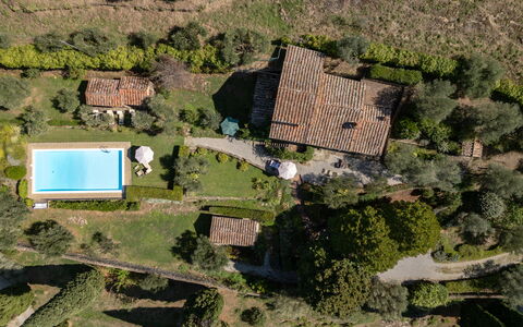 Villa Delle Rose: Ecoregio, Fabriek, Gebouw, Land Lot, Natuurlijk Landschap, Huis, Muur, Woongebied, Landschap, Landelijk Gebied