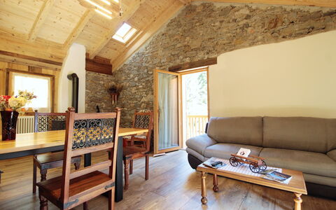 Baita La Ciamorza, Dolomiti, Veneto: Tafel, Meubilair, Eigendom, Fabriek, Fotolijst, Bankstel, Hout, Kamerplant, Interieur Ontwerp, Comfort