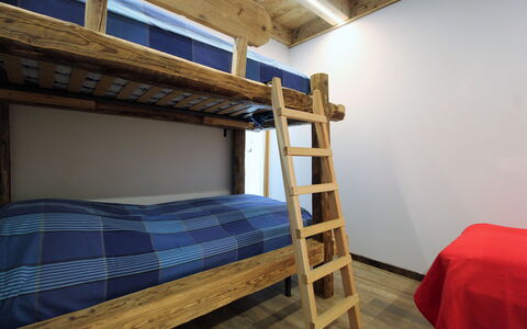 Baita La Ciamorza, Dolomiti, Veneto: Meubilair, Eigendom, Comfort, Hout, Gebouw, Interieur Ontwerp, Architectuur, Bed Frame, Bed, Schaduw