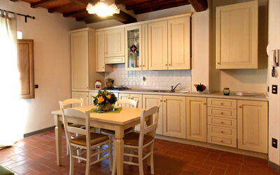 Poggio 5: Meubilair, Countertop, Cabinetry, Kamer, Keuken, Eigendom, Gebouw, Interieur Ontwerp, Plafond, Verdieping