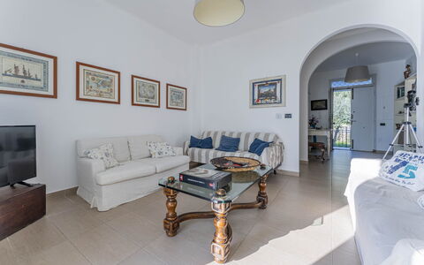 Breath-taking Portofino Promontory Seaview: Meubilair, Interieur Ontwerp, Flooring, Bankstel, Verdieping, Plafond, Kamer, Woonkamer, Tafel, Huis