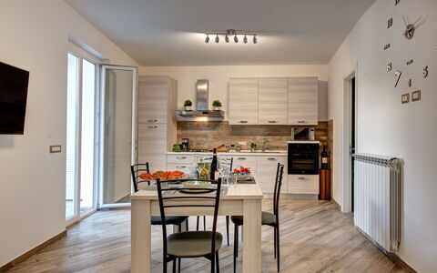 Clementine Country House: Meubilair, Eigendom, Tafel, Cabinetry, Venster, Hout, Countertop, Interieur Ontwerp, Stoel, Flooring