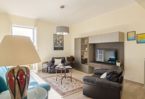 Casa Maria: Meubilair, Interieur Ontwerp, Flooring, Verdieping, Bankstel, Muur, Kamer, Plafond, Hout, Woonkamer