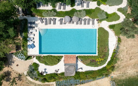 Punteriolo Spereto Family Apartment With Pool,: Zwembad, Buitenmeubels, Toevlucht, Vrije Tijd, Ligstoel, Tuin, Eco Hotel, Thermae, Paraplu, Schaduw