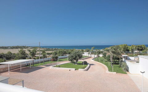 Villa Azzurra Seaview In Monopoli, Puglia: Lucht, Fabriek, Stedelijk Ontwerp, Land Lot, Woongebied, Weg Oppervlak, Schaduw, Horizon, Landschap, Onroerend Goed
