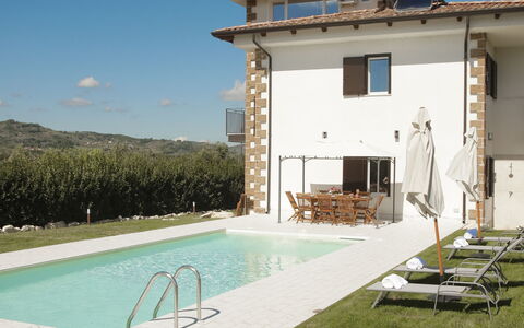 Villa Mariarosaria - Dimora Esclusiva con Piscina: Zwembad, Landgoed, Werf, Villa, Boerderij, Backyard, Toevlucht, Daylighting, Binnenplaats, Eco Hotel