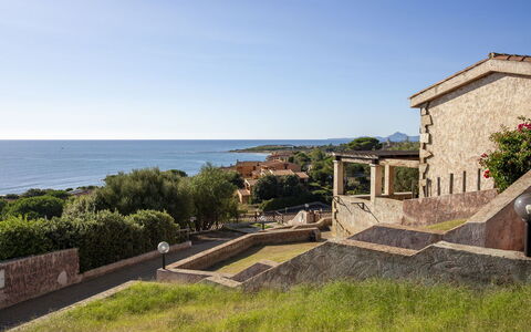 Bilocale Apartments Seaside: Lucht, Blauw, Horizon, Architectuur, Zee, Kust En Oceanic Landvormen, Kust, Oceaan, Landgoed, Villa